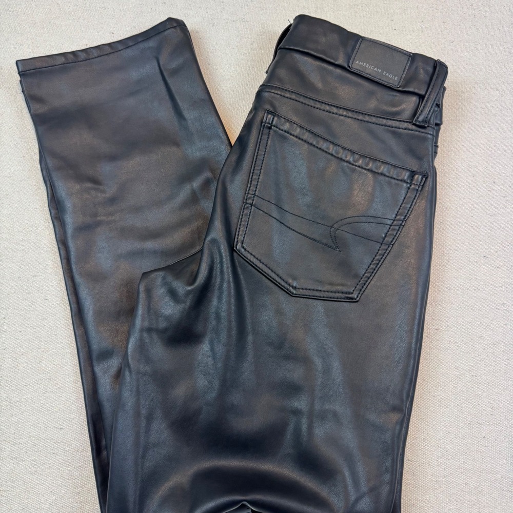 American Eagle 0 Short Pants Womens Black Vegan Leather 90s Straight Stretch
